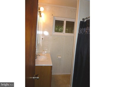 7 Juniper St, Mount Holly, NJ 08060 - photo 5