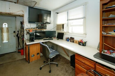 616 Spring St-105