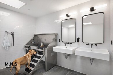 22-54 46th St unit 704, Astoria, NY 11105 - photo 5