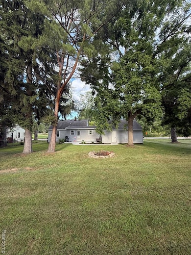 1513 N Seymour Rd, Flushing, MI 48433 - photo 5