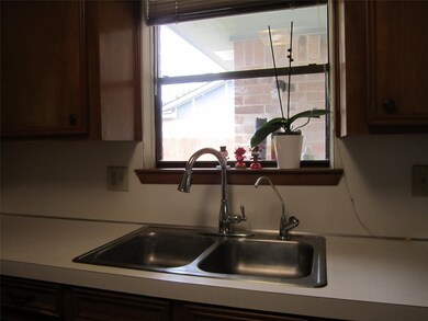 9518 Gulf Bridge St, Houston, TX 77075 - photo 7