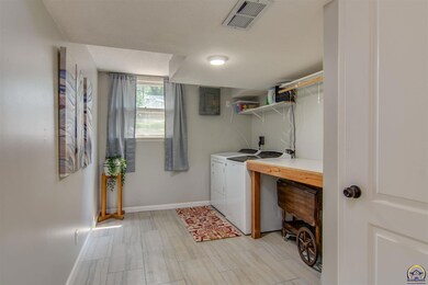 3231 SW 33rd St, Topeka, KS 66614 - photo 6