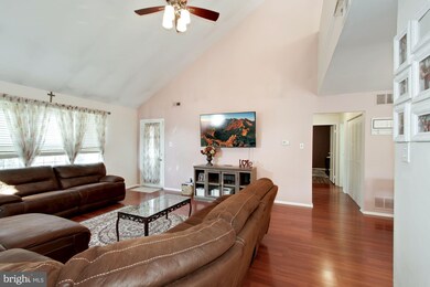 242 Boothby Ct unit 242, Sewell, NJ 08080 - photo 4