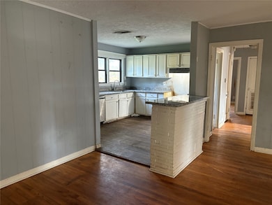 5225 Longmeadow St, Houston, TX 77033 - photo 2