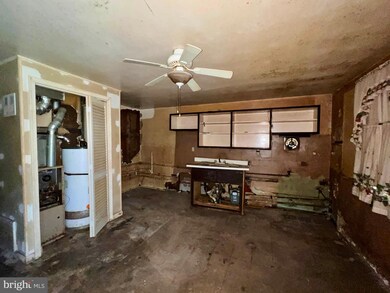 801 Rambo Ct, Halethorpe, MD 21227 - photo 6