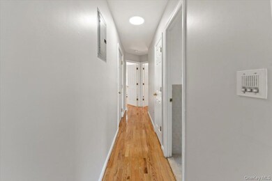 1309 Vreeland Ave unit 3, Bronx, NY 10461 - photo 7