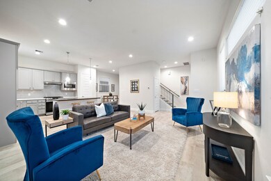 502 W Donovan St unit L, Houston, TX 77091 - photo 4