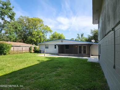 6730 Cotton Tail Ln, Jacksonville, FL 32210 - photo 4