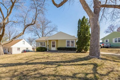 1111 20th St SW, Cedar Rapids, IA 52404 - photo 4