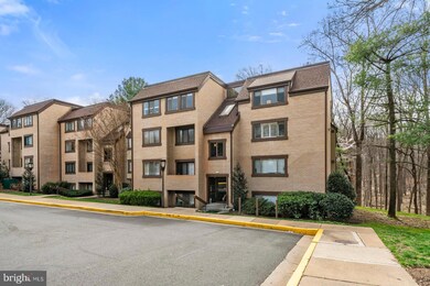 1675 Parkcrest Cir unit 400, Reston, VA 20190 - photo 2