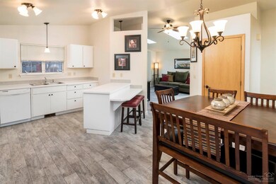 1707 NE Meerkat Ave, Bend, OR 97701 - photo 4