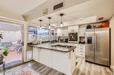 5833 E Thomas Rd - Web Quality - 003 - 0