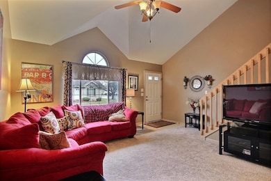 8937 Price Cir, Highland, IN 46322 - photo 4