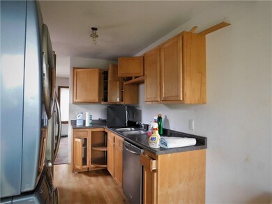 308 E 22nd St S, Newton, IA 50208 - photo 2