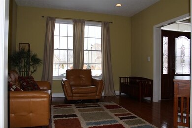 Arched Entryway into LR