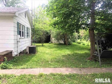 701 S Cass St, Virginia, IL 62691 - photo 2
