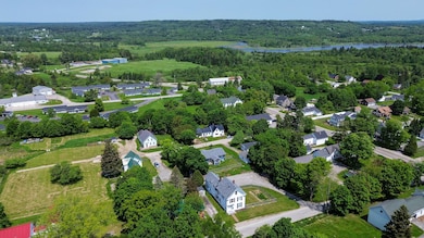 11 Gardner Ave, MacHias, ME 04654 - photo 3