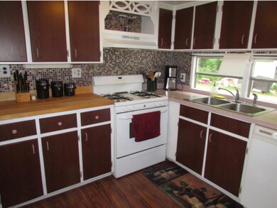 13 Shawn Ave, Nashua, NH 03062 - photo 5