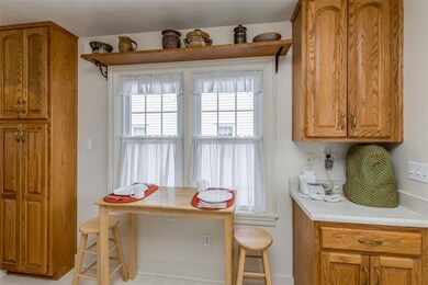 712 Knoll St SE, Cedar Rapids, IA 52403 - photo 7