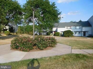 603 Independence Dr unit CONDO 305, Harleysville, PA 19438 - photo 6