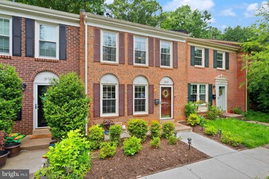 2455 Alsop Ct, Reston, VA 20191 - photo 4
