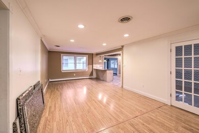005_LIVING ROOM