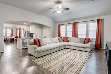 1667 Morgan Trail Dr, Alvin, TX 77511 - photo 5