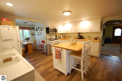 443 N Fairview St, West Branch, MI 48661 - photo 6