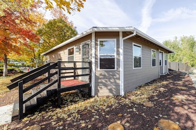 42-web-or-mls-940 NE Purcell Blvd-42