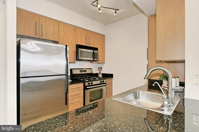 Clarendon 1021 unit 713, Arlington, VA 22201 - photo 5