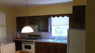 718 S Walnut St, Nanticoke, PA 18634 - photo 3