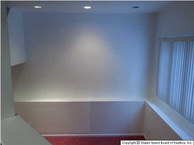 32 Greenway Dr, Staten Island, NY 10301 - photo 6