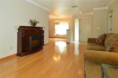 living room - dining room - entryway