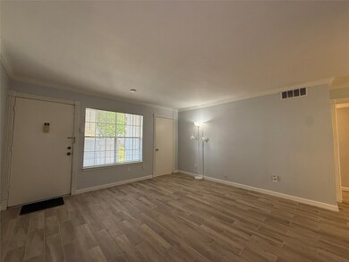 2350 Bering Dr unit 105, Houston, TX 77057 - photo 5