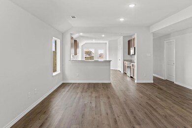 1607 Luke St, Ennis, TX 75119 - photo 5