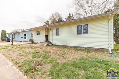 2105 SW 66th St, Topeka, KS 66619 - photo 2