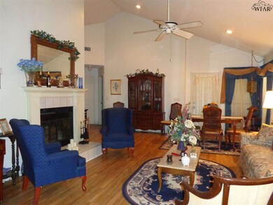 1513 Carol Ln, Wichita Falls, TX 76302 - photo 6