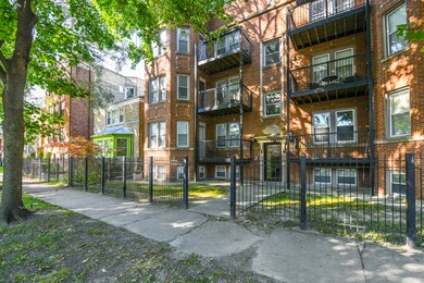 6254 N Richmond St unit 2S, Chicago, IL 60659 - photo 2