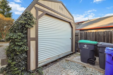 12915 Gardenia Dr, Red Bluff, CA 96080 - photo 7