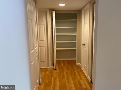 3115 Buccaneer Ct unit 201, Fairfax, VA 22031 - photo 3