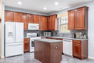 2566 Rourke Dr, Aurora, IL 60503 - photo 2