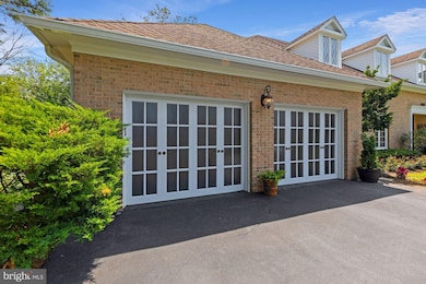 9809 Hall Rd, Potomac, MD 20854 - photo 4