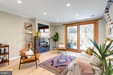 1312 Seaport Ln, Alexandria, VA 22314 - photo 3