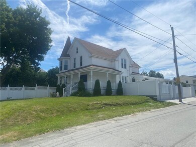 533 Laurel Hill Ave, Cranston, RI 02920 - photo 2