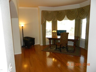 Office/Den-easy 4th bedroom conversion