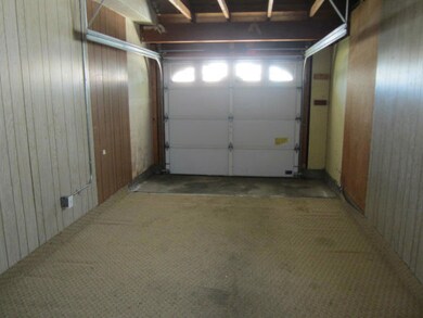 197-326801 GARAGE INT