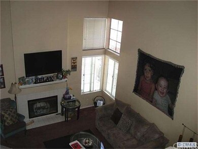 HIGH CEILING IN LIVING ROOM