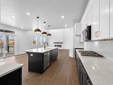 193 N Husker Ln, Saratoga Springs, UT 84043 - photo 4