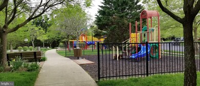 2 Seneca Forest Ct, Germantown, MD 20876 - photo 3