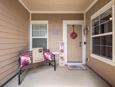 Adorable front porch!